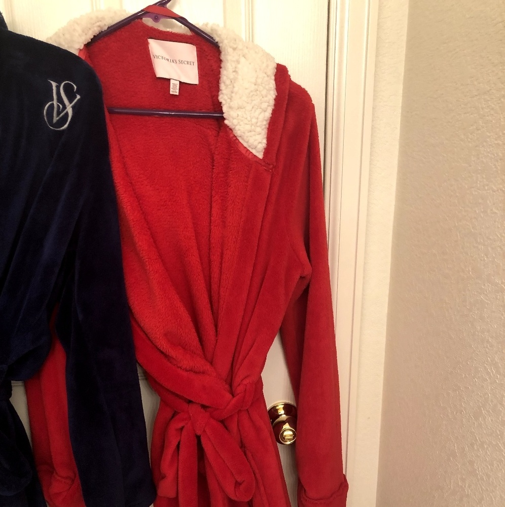 Victorias Secret plush robe